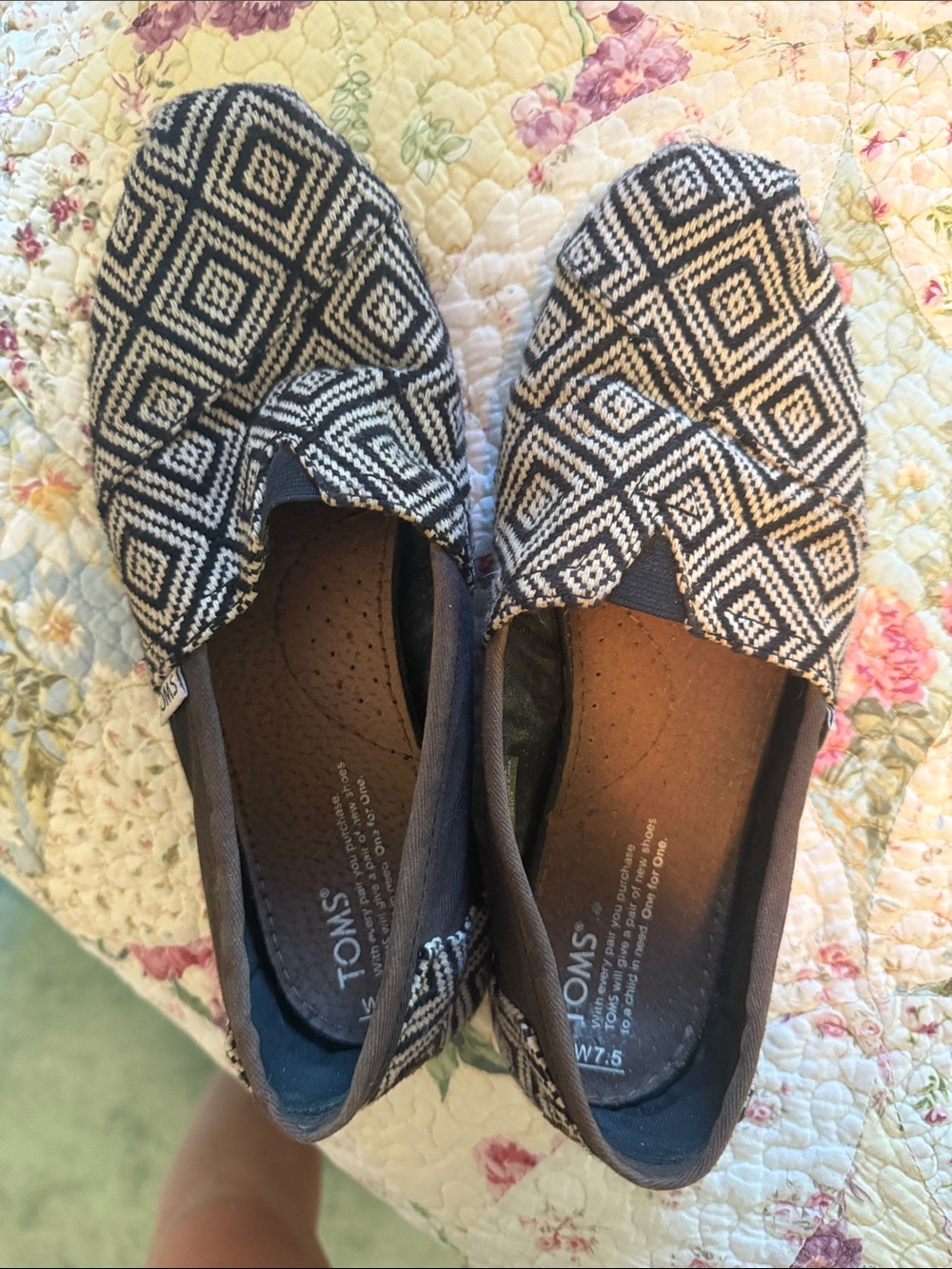 TOMS Black and White Diamond Pattern Slip-On Flats